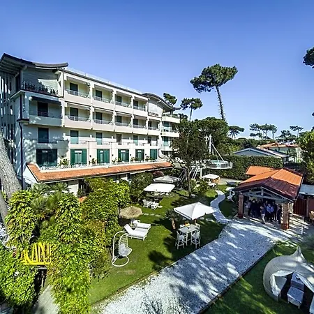 Acapulco Hotel 4*