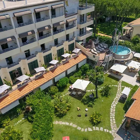 Отель Acapulco Форте-деи-Марми